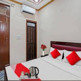 Star Guest House, hotelli kohteessa Bareilly