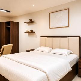 Alsharafh room 3: Sayq şehrinde bir otel