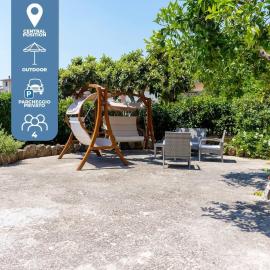 Casa Alma - al Centro di Itri con spazio esterno, Hotel in Itri