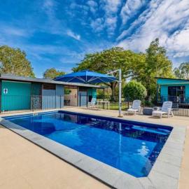 Gunna Go Whitsunday Holiday Park โรงแรมในFoxdale