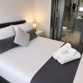 Modern 2BR Flat | North Finchley โรงแรมในฟินชืลีย์