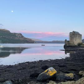 Upper Castle View on the shores of Loch Goil، فندق في Carrick