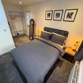 Stylish Apartment in Horley Town Centre, hotell i Horley