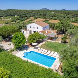 Finca Biniatzau by 3VILLAS, hotel Alaiorban