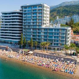 Luxury Two Bedroom Apartment Sunraf Residence - BeachFront & Pool