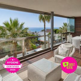 Topfloor apartment with terrace and sea views, hotel in Sotogrande