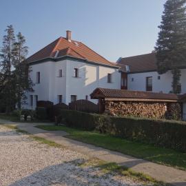 Holló Vendégház