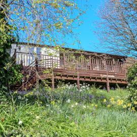 Treetops, a relaxing haven in Bantham South Devon