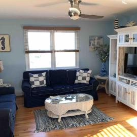 Amazing one bedroom flat at the beach, ξενοδοχείο σε Northport