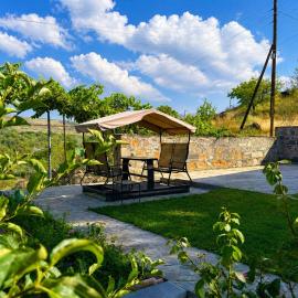 Adams Rest House, hotel in Yeghegnadzor