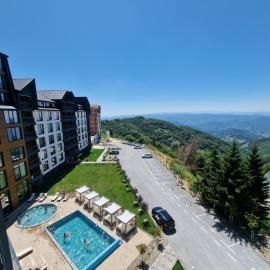 SkyLux Apartments Kopaonik - Residence Hill、コパオニクのホテル