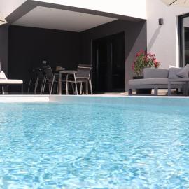 Luxury Villa Meerbrise - Private Pool - Near Medulin, Kamenjak, Pola, hotel in Banjole