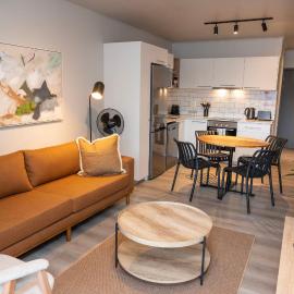 102 Seahorse - 2 Bedroom Premium Unit with Balcony and Parking