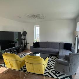 Sunflower House 6 Bedrooms Up to 10 Guests, ξενοδοχείο σε Strood