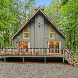 Misty Mountain Chalet - Arcade Fire Pit & More