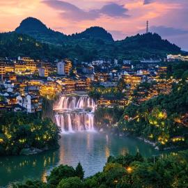 Zhangjiajie Gui Yuan Hotel - Free delivery to the East Gate once--service washing machine with drying, luggage storage-over 4 nights and get one free airport pick-up