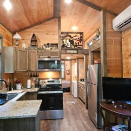 Amazing Mountain View Tiny House, hotel en Hayesville