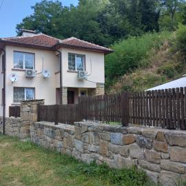 Къща Владислав, hotel in Radevtsi