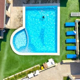 Sunny Diani Getaway Pool AC Steps to Beach