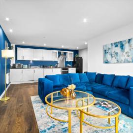 City Centre - 2 Bedroom Apartment - Balcony - Secure Parking 1 - 1012