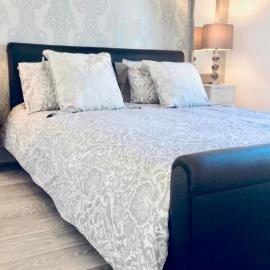THE DUNOON BOUTIQUE ARGYLL ESCAPE - Modern, Comfortable & Cosy Coastal Town Center Apartment