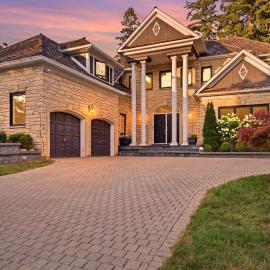 Spacious 4BR Pickering Retreat | Sleeps 10 | 4 Parkings | Office