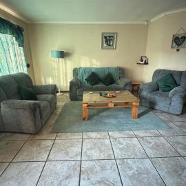 Spacious & serene townhouse getaway、ブルームフォンテーンのホテル