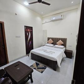 Siyara Hotel, hotel in Khamaria