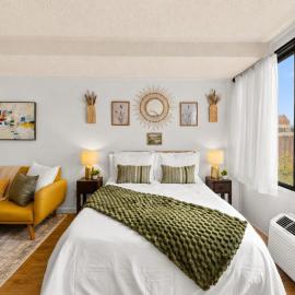 Walk to UT stadium and Downtown, Pool, Free Parking