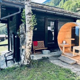 Hüttli Chalet Weitblick 10 Minuten zur Skigondel und Aletschgletscher, khách sạn ở Naters