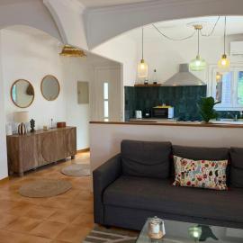 Maison au coeur du village, Mare e Monti, hotel in Serriera