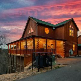 Tik Tok Viral 4 Bed Cabin with Indoor Heated Pool