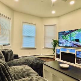 Luxe, Bright & Stylish 2Bed Unit with Parking near NYC!
