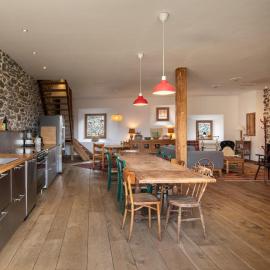 Chalet l'Arva, hotel in Saint-Marcel