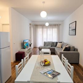 Spacious Central Apartment with Panoramic Views
