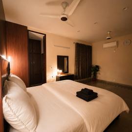 Sarah's Cottage - 2BHK on Jailroad, Central Lahore