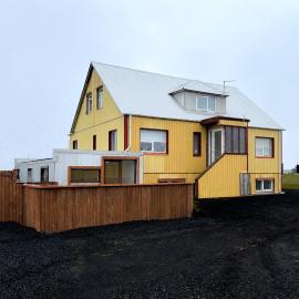 Guesthouse Sjonarholl, Hotel in Grindavík
