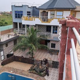 Immanuel Victory Hotel & Restaurant, hotel u gradu 'Ajenkotoku'