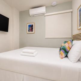Room 10: Cozy Urban Hideaway in Arts District