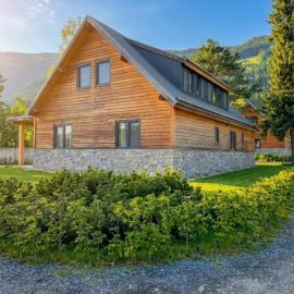 Alpenchalet Kärntnerglück, hotel in Afritz