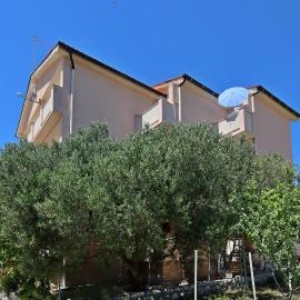 Apartments with parking space Lopar, Rab - 23747, hotell sihtkohas Lopar