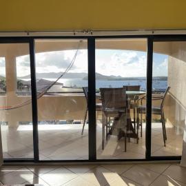 Red Hook Retreat with Stunning Ocean Views, hotel em Nazareth