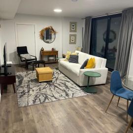 Space 2 - Private spacious bedroom with ensuite and living space