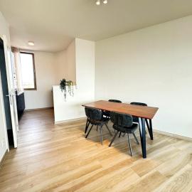 Spacious City Retreat with Balcony, hotel em Antuérpia