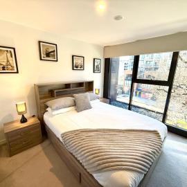Stylish Central Braddon 1 Bed, Pool, Gym, Parking