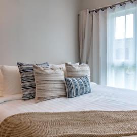 Title Serenity 1-Bedroom Suite with Balcony by TVC F212, Hotel in Ban Sakhu