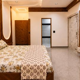 Premium 1BHK Stay with Private Balcony & Attached Bathroom