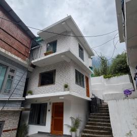 Man Mauji Villa, hotel in Kasol