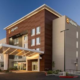 La Quinta Inn & Suites by Wyndham Tracy, hotell i Tracy