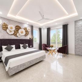 Hotel Paramhans